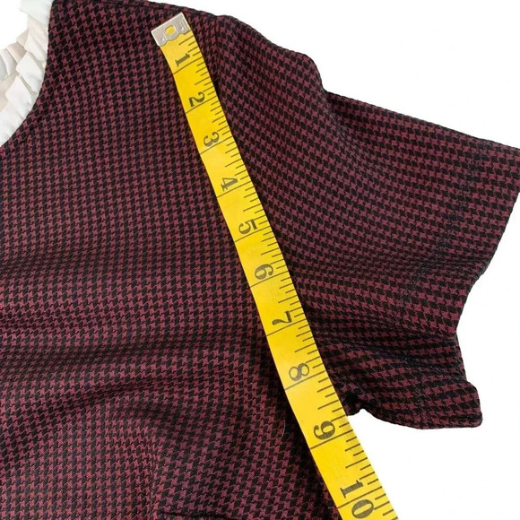 LOFT Houndstooth Tunic Shift Knit Dress Short sleeve Ruffle Neck Burgundy Size 6 - Picture 10 of 14